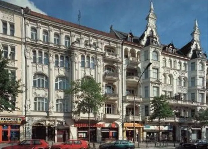 Hotel Schoeneberg 3*