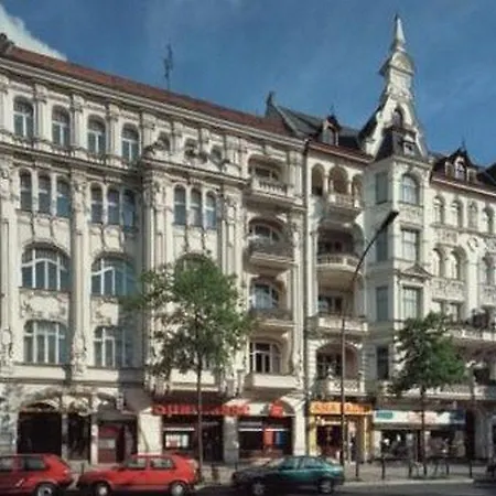 Hotel Schoeneberg 3*