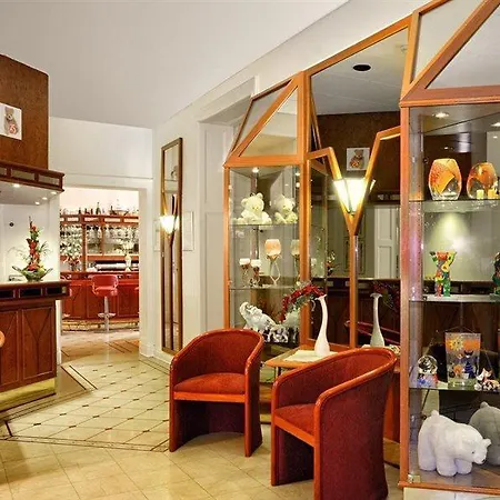 Hotel Schoeneberg 3*