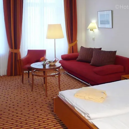 Ξενοδοχείο Schoeneberg 3*